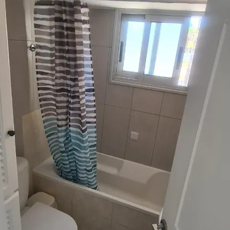 Apartament Lovely For Four Near The